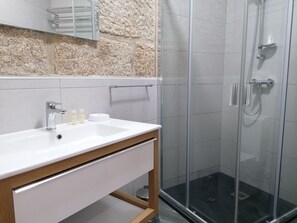Double Room | Bathroom