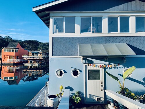 Exquisite 3-bedroom 3-bath 3-deck floating home in Sausalito