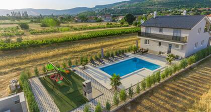 Villa Antea - privat heated pool, brand new villa, relaxing, rural near sea