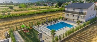 Villa Antea - privat heated pool, brand new villa, relaxing, rural near sea