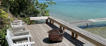 Gorgeous North Lake Leelanau frontage.