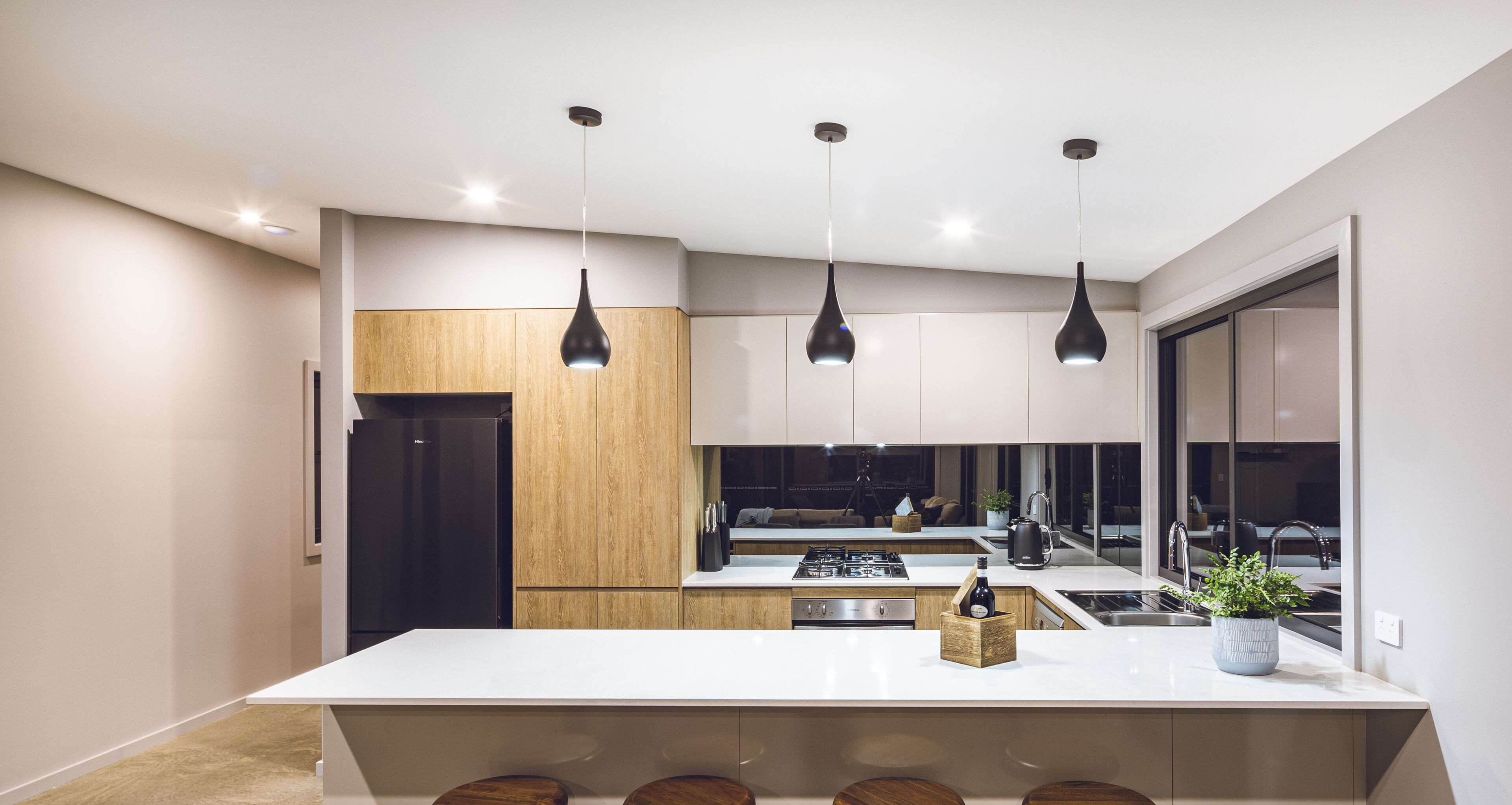 Panoramic House | Private kitchen | Full-sized fridge, microwave, oven, stovetop