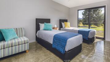 Panoramic House | 2 bedrooms, individually decorated, individually furnished