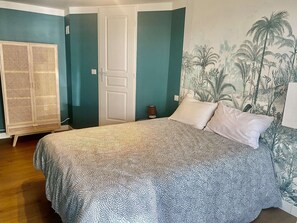 4 chambres, fer et planche à repasser, lit parapluie, Wi-Fi