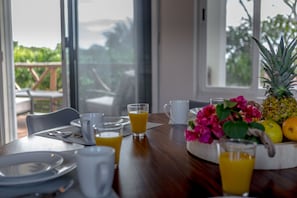 Dining - Awesome 2 BDR apartment, safe, clean, WiFi, and only steps from the beach. (Puerto Morelos)