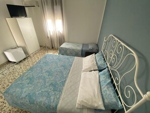 5 chambres, fer et planche à repasser, Wi-Fi, draps fournis