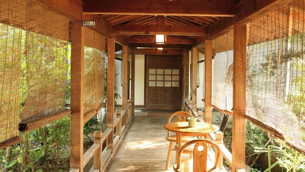 Tempat makan luar