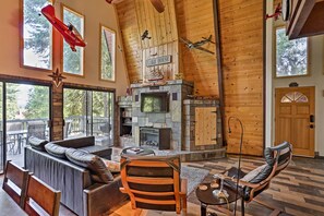 TV, fireplace, DVD player, books