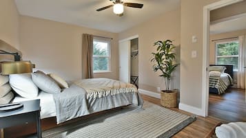 3 slaapkamers, een strijkplank/strijkijzer, wifi, beddengoed