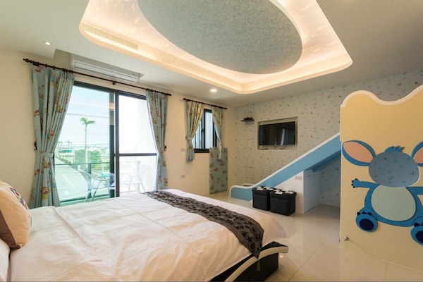 Habitación cuádruple familiar (A201) | Wifi gratis y ropa de cama