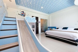 Family Quadruple Room (A201) | Free WiFi, bed sheets