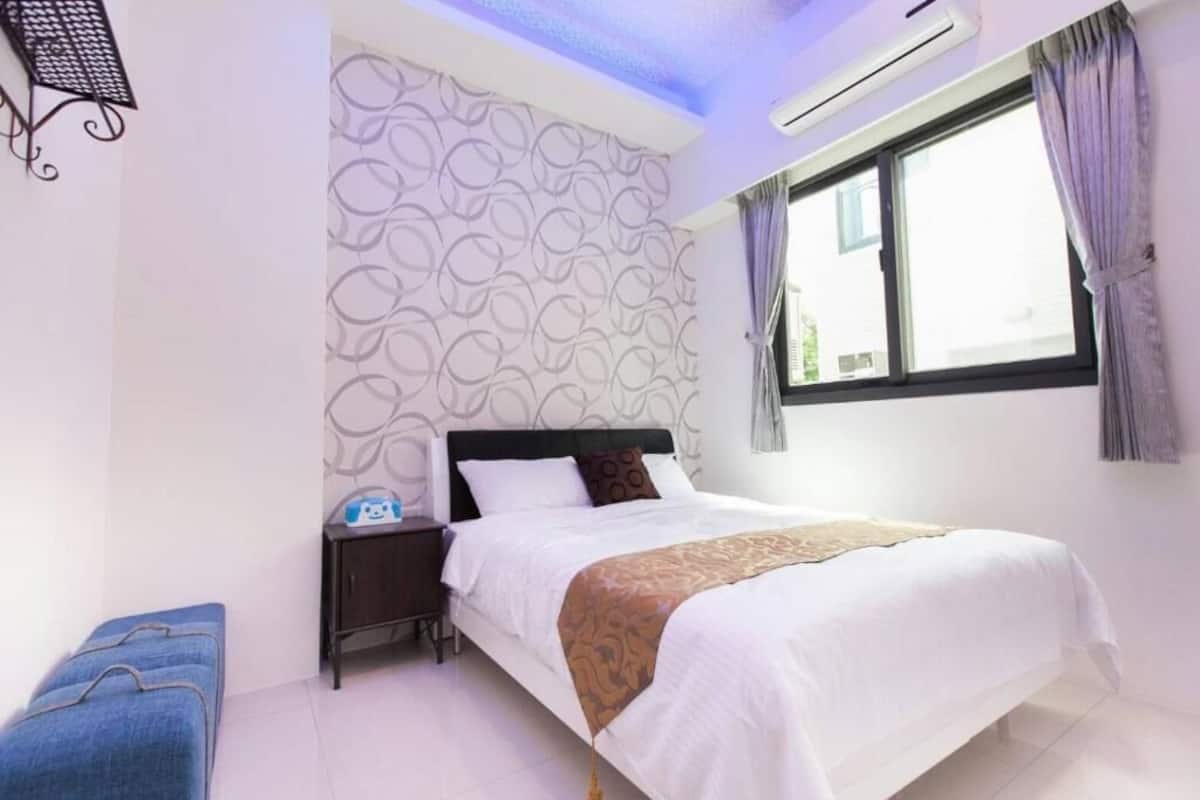 Quarto casal, banheiro compartilhado (A101) | Wi-Fi de cortesia, roupa de cama