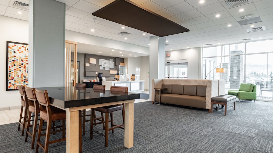 Holiday Inn Express & Suites Moundsville by IHG