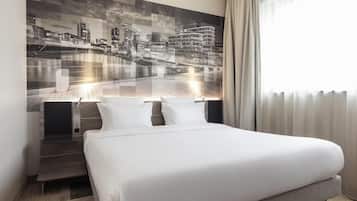 Escritorio y espacio para trabajar con un portátil