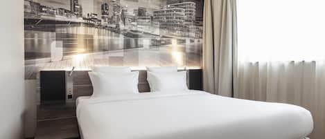 Escritorio, espacio para trabajar con laptop y insonorización