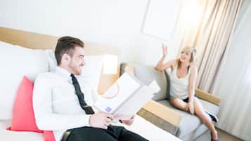 Family Room, 1 Double Bed with Sofa bed | Desk, laptop workspace, soundproofing, free WiFi