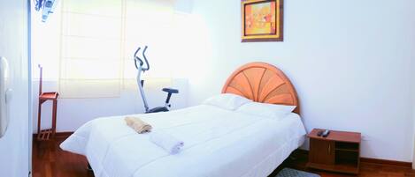 4 chambres, fer et planche à repasser, Wi-Fi gratuit, draps fournis