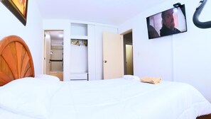 4 Schlafzimmer, Bügeleisen/Bügelbrett, kostenloses WLAN, Bettwäsche