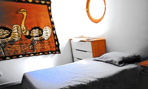 2 bedrooms, iron/ironing board, Internet - Homerez - Apartment in Lançon-Provence (Lançon-provence)