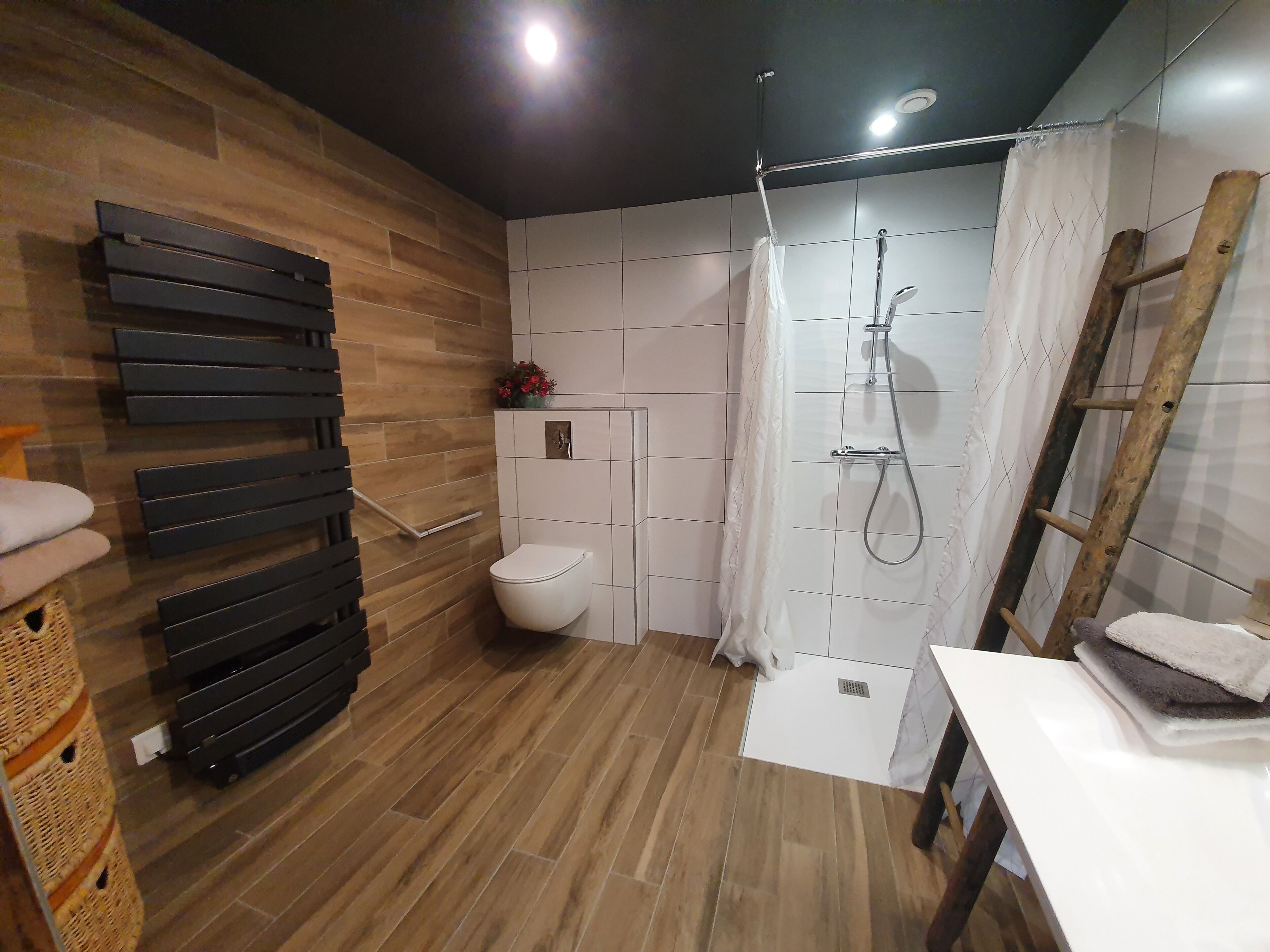 Comfort Double or Twin Room, Accessible, Terrace (Fleurs des champs) | Bathroom