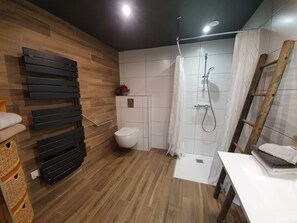 Comfort Double or Twin Room, Accessible, Terrace (Fleurs des champs) | Bathroom - Graine de Rêves (Saint-Sauveur-la-Pommeraye)