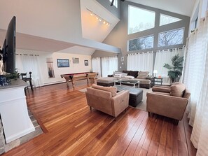 Smart TV, fireplace, stereo, printers - Riverfront Home with a View! (Groton)