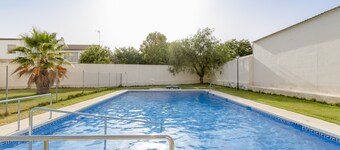Spacious Apartment in Villa Gallardo with A/C, Wi-Fi & Shared Pool