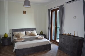 1 habitación, tabla de planchar con plancha y wifi