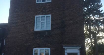 JJ's "Gin Palace" luxury riverside townhouse