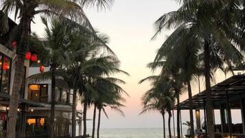 在海滩、白沙