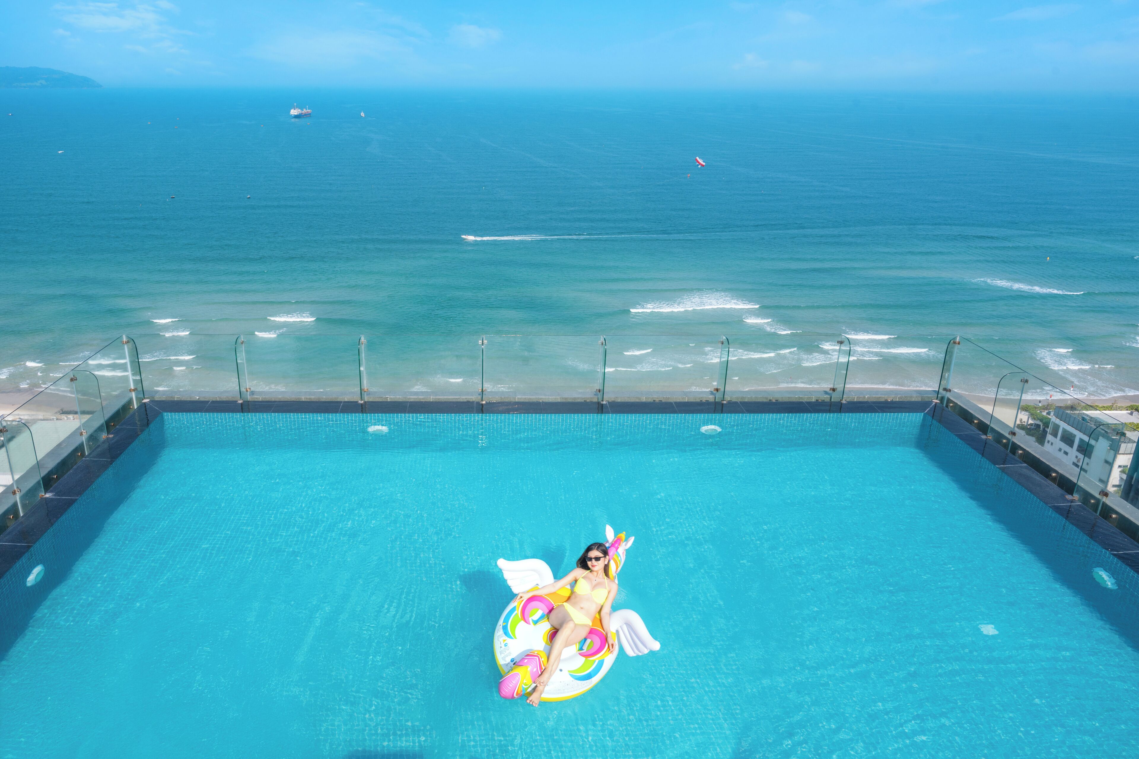 Outdoor pool, sun loungers