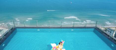 Outdoor pool, sun loungers