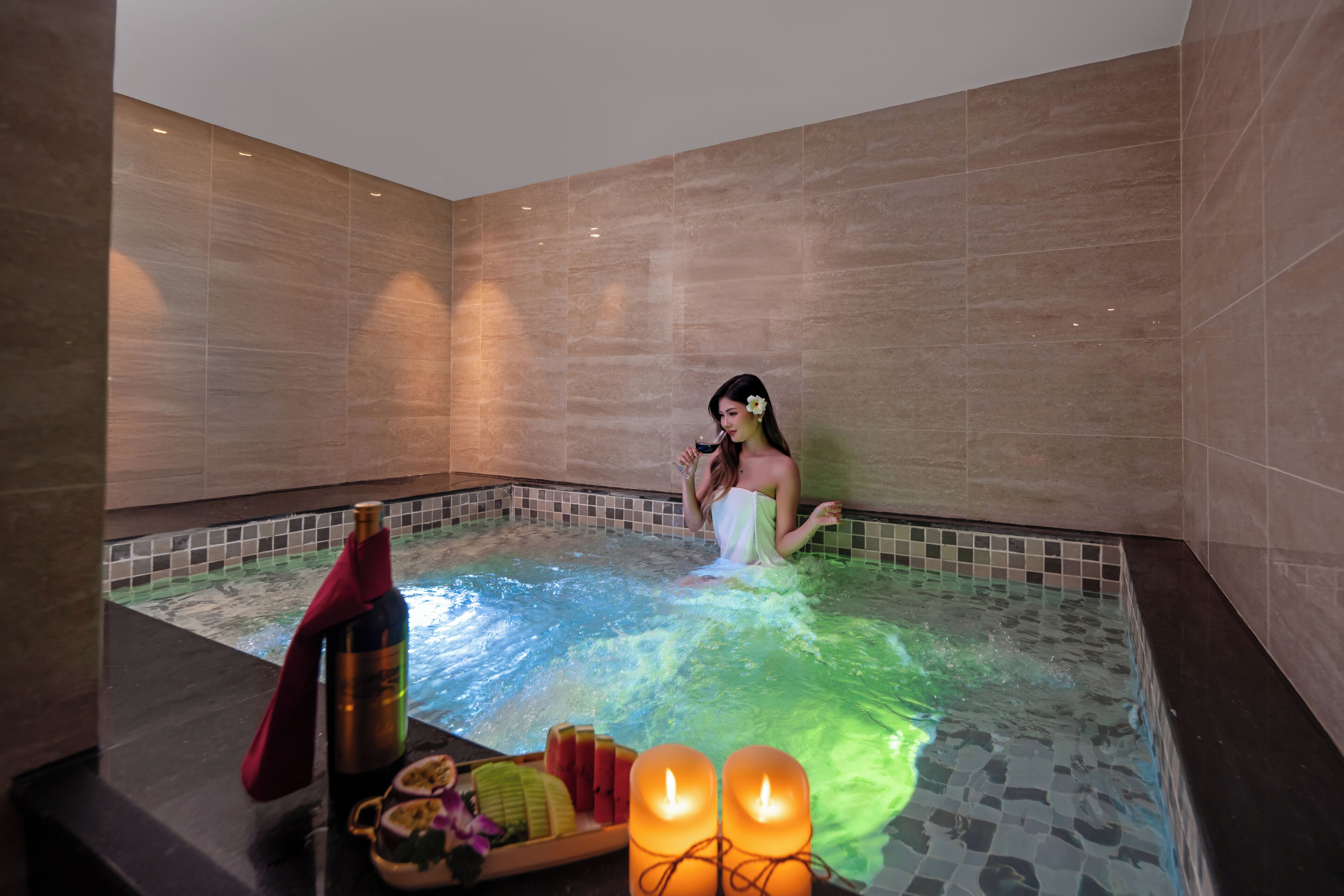 Indoor spa tub