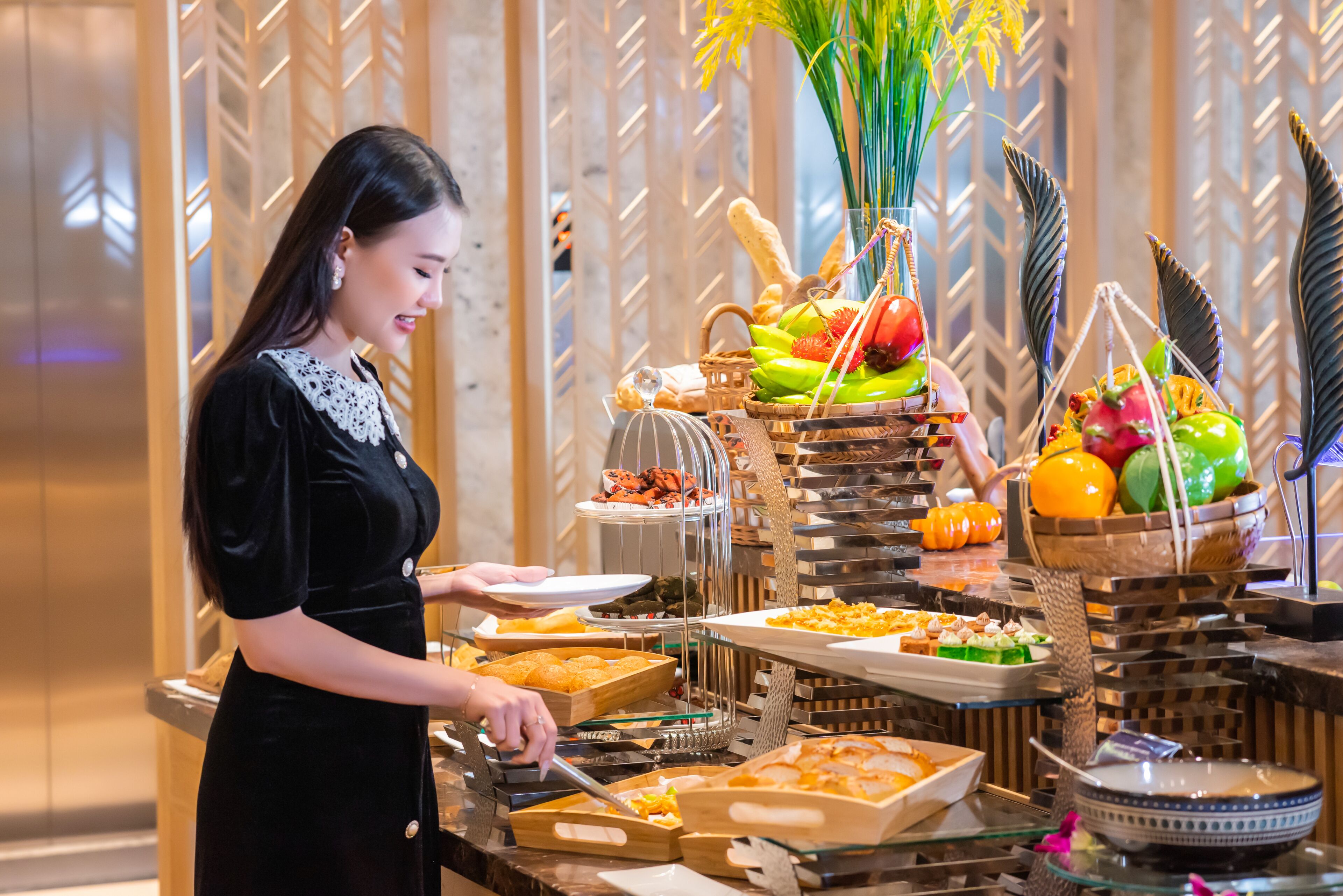 Bữa sáng đầy đủ hàng ngày (580000 VND/mỗi người) 