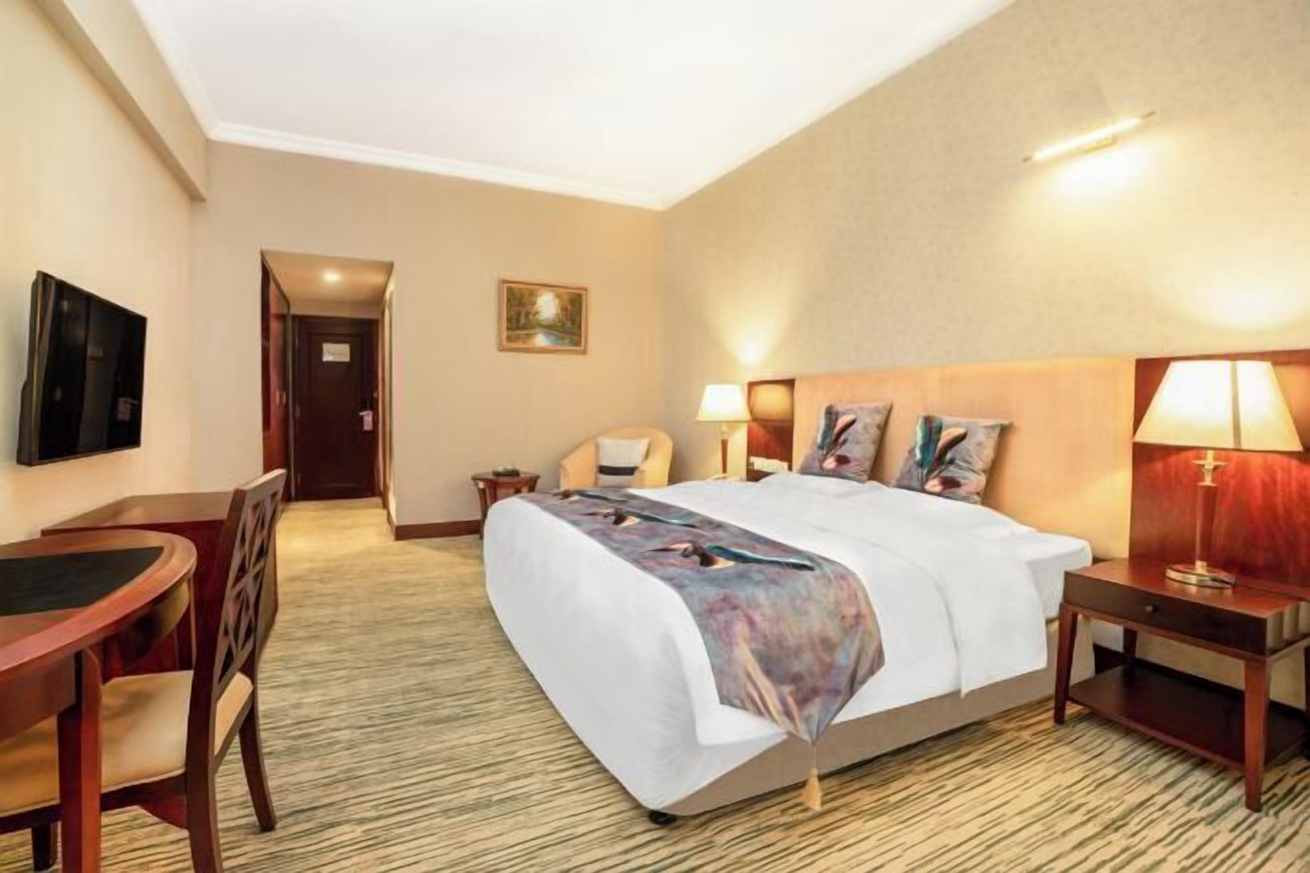 Minibar, in-room safe, blackout drapes, free WiFi