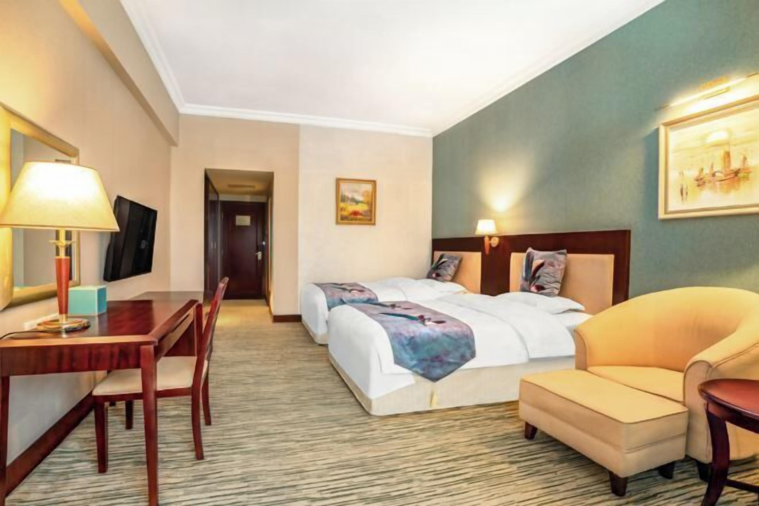 Minibar, in-room safe, blackout drapes, free WiFi