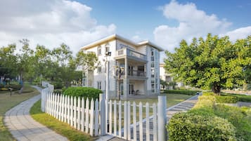 Executive Double Room, Non Smoking | Garden view