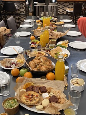 Free daily cooked-to-order breakfast - Dona Castle (Tiberias)