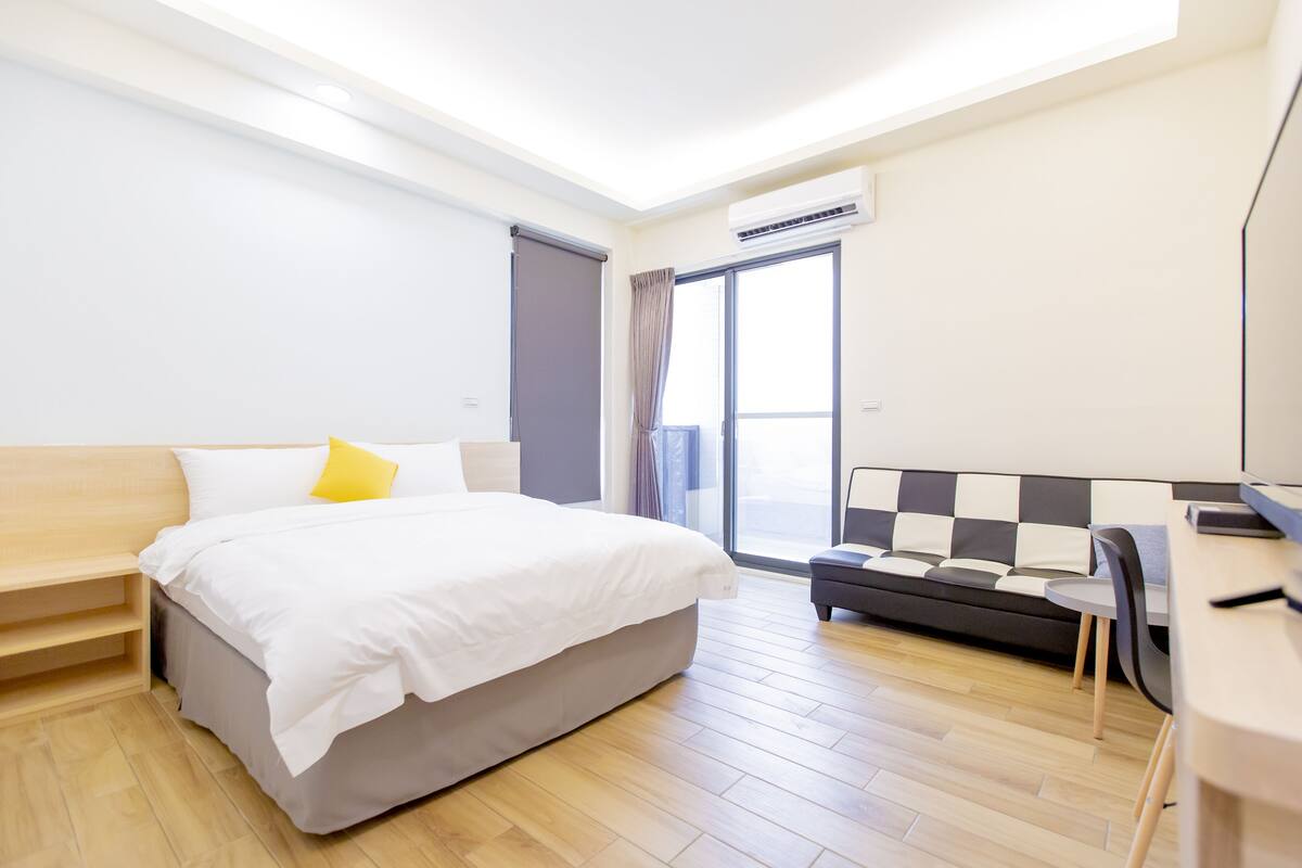 Blackout curtains, free WiFi, bed sheets