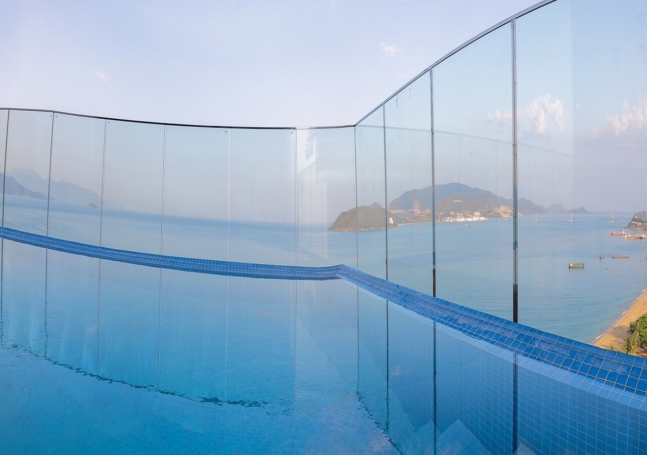 Außenpool, geöffnet von 10:30 Uhr bis 18:00 Uhr, Liegestühle