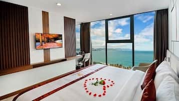 Senior Double or Twin Room, Sea View | 1 bedroom, pillow-top beds, minibar, in-room safe
