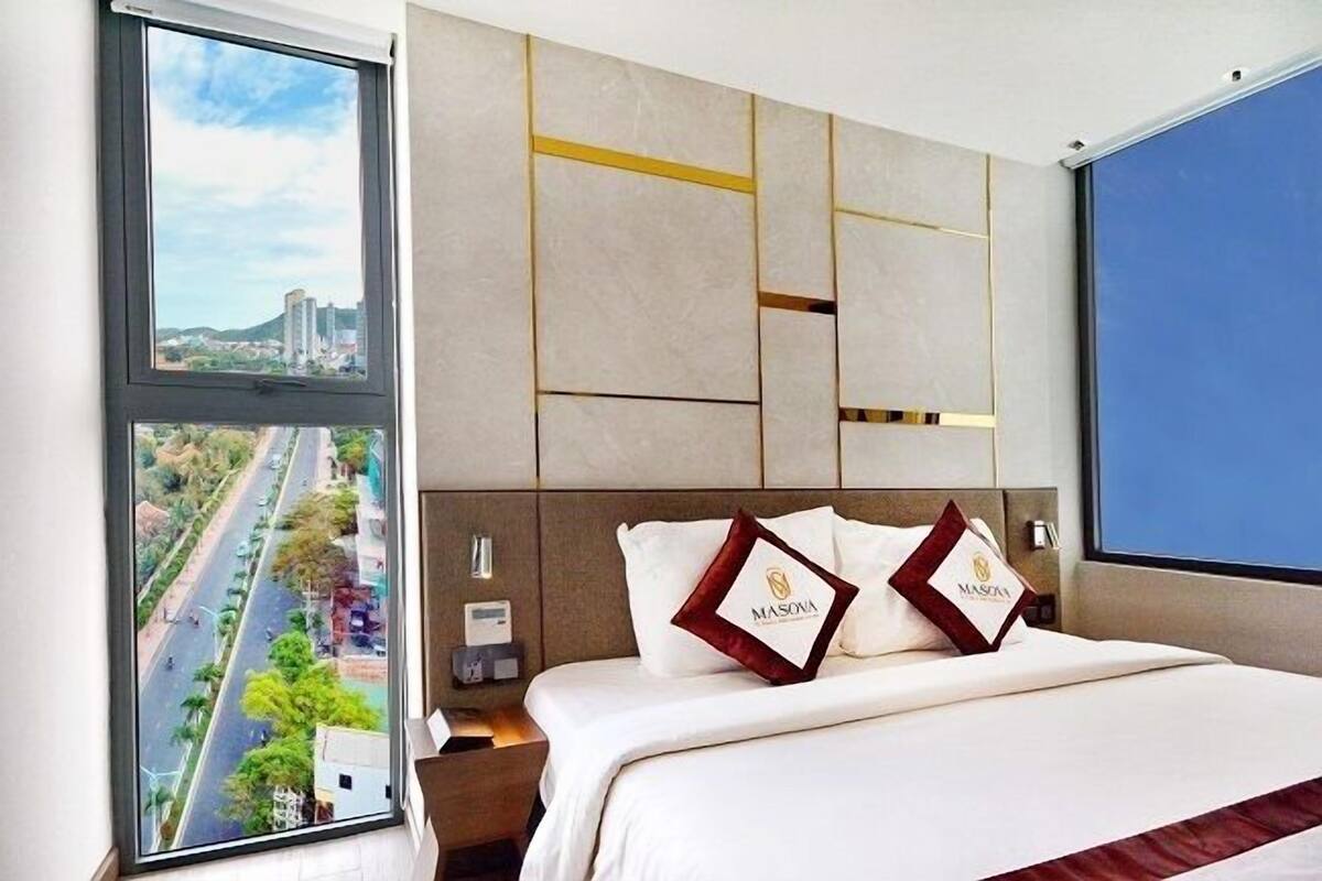 Phòng đôi hoặc 2 giường đơn Deluxe, quang cảnh thành phố | Nệm có lớp đệm bông, minibar, két bảo mật tại phòng, bàn