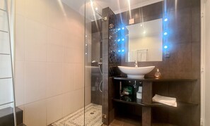 Shower, towels