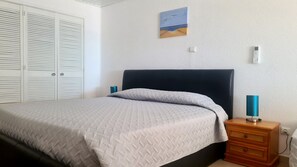 1 bedroom, in-room safe, iron/ironing board, free WiFi