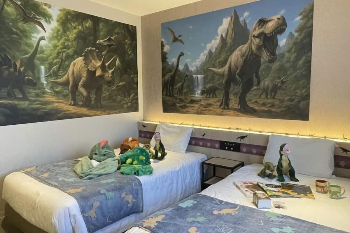 In-room safe, blackout drapes, free WiFi, bed sheets