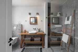 Villa, 3 Schlafzimmer, Terrasse, Bergblick | Dusche im Bad