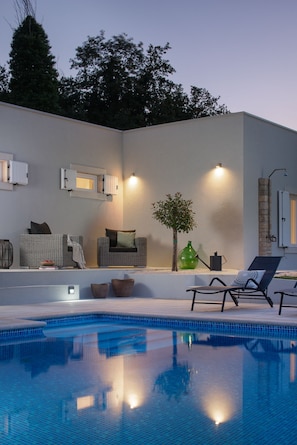 Villa, 3 Bedrooms, Terrace, Mountain View | Pool