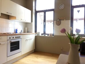 Fridge, microwave, oven, stovetop