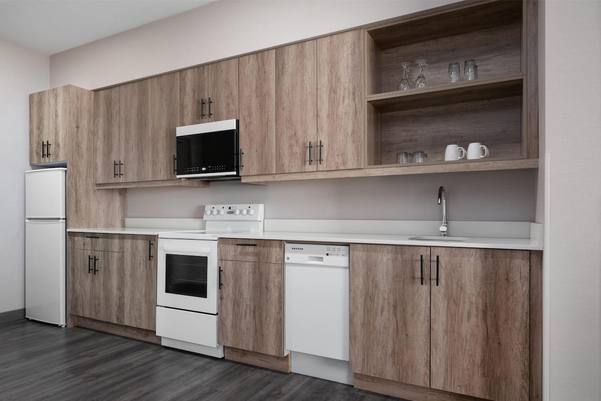 Suite, 1 King Bed, Non Smoking, Jetted Tub (with Sofabed, Full Kitchen)