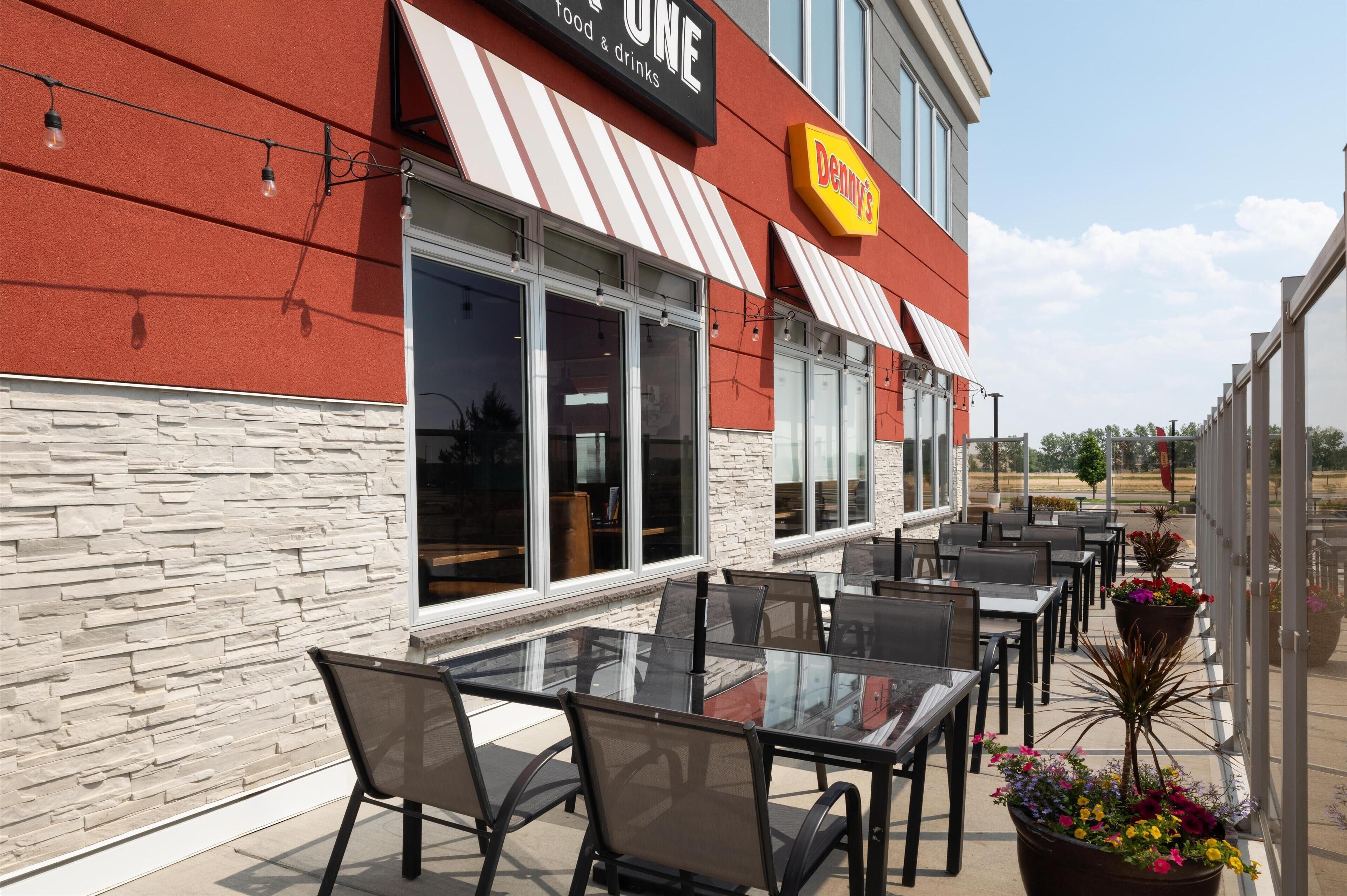 breakfast, lunch, dinner served; american cuisine